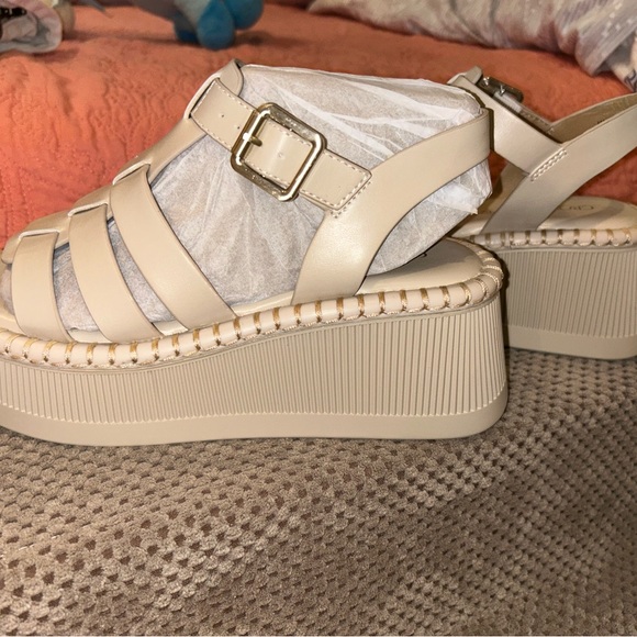 Crown Vintage Platform Sandals - Picture 6 of 6